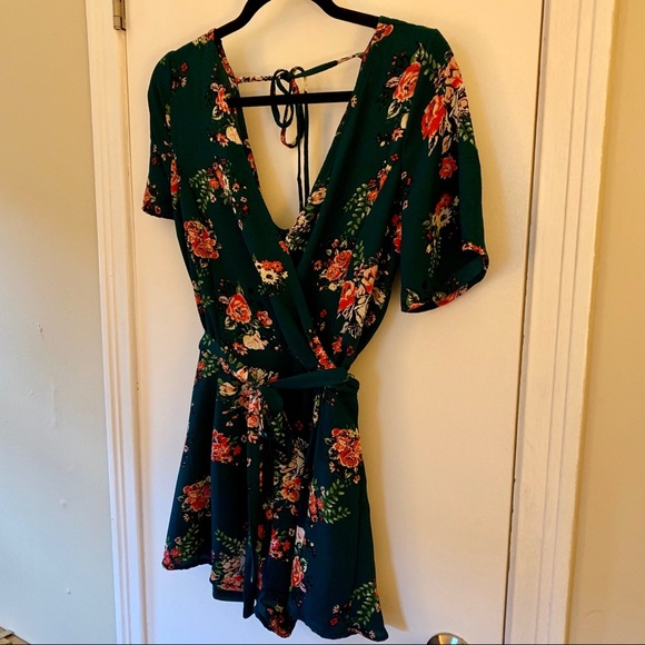 Emerald Green Floral Romper - Picture 2 of 5